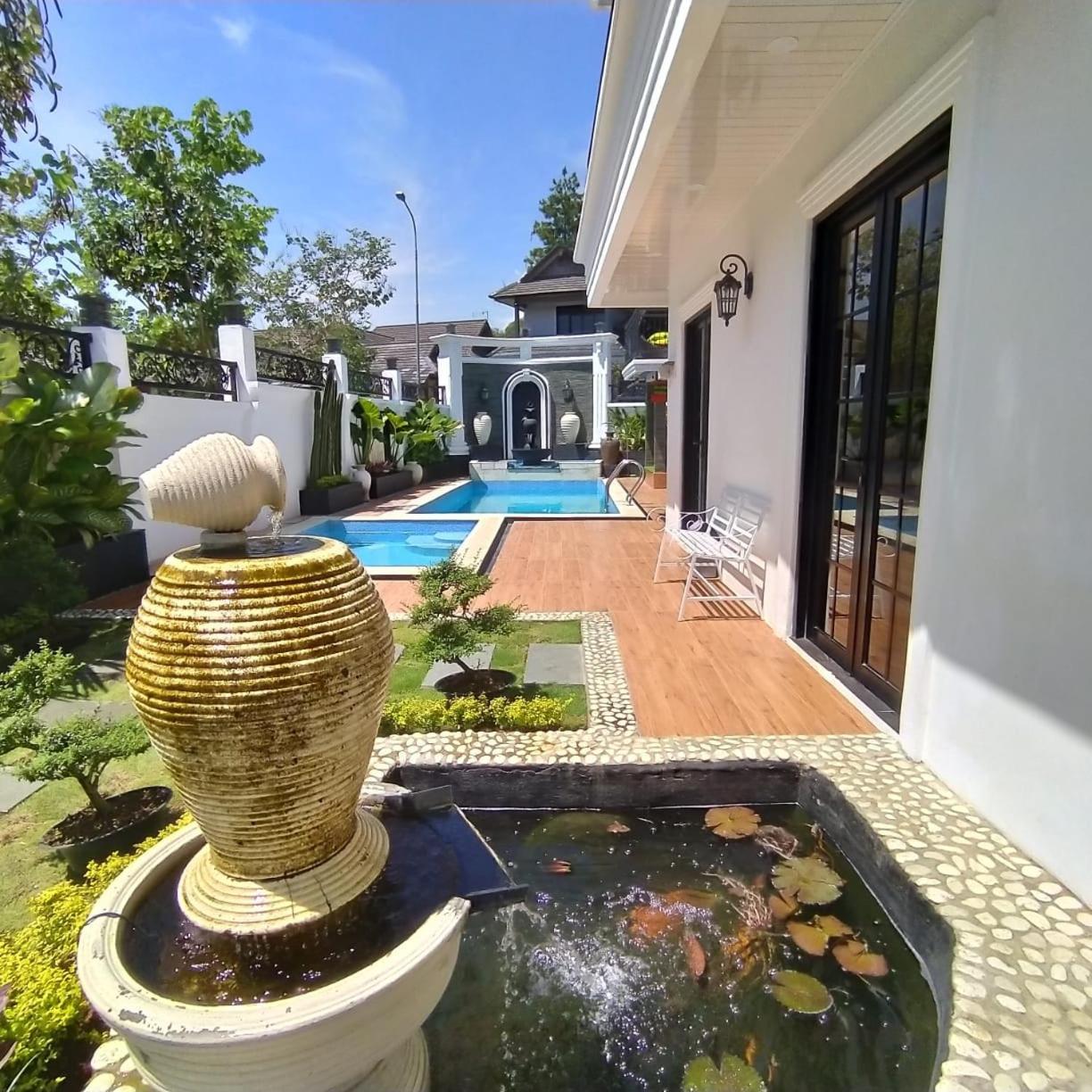 Villa Kota Bunga Malini 7 Cinengangirang Kültér fotó